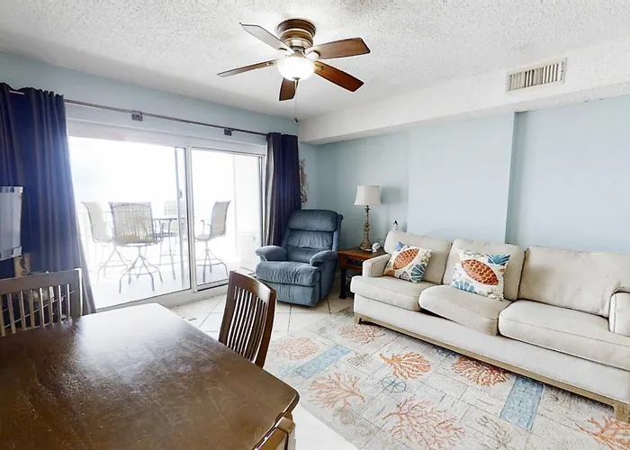 Comfortable Gulf-front With Pool Hot Tub Washer Dryer & Ac Holiday home *