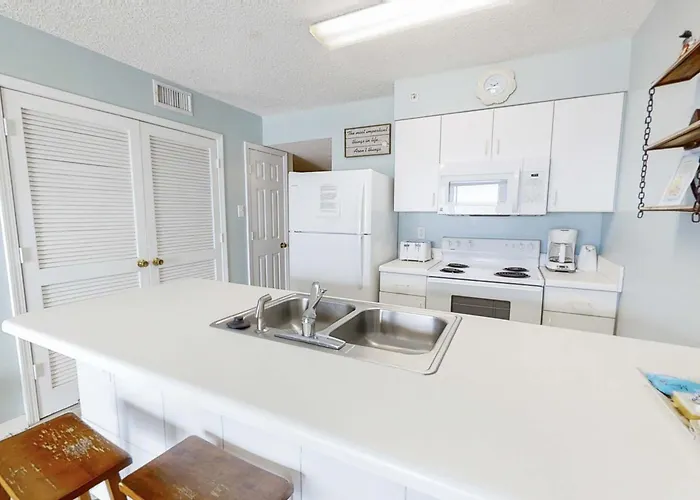 Holiday home Comfortable Gulf-front With Pool Hot Tub Washer Dryer & Ac Gulf Shores