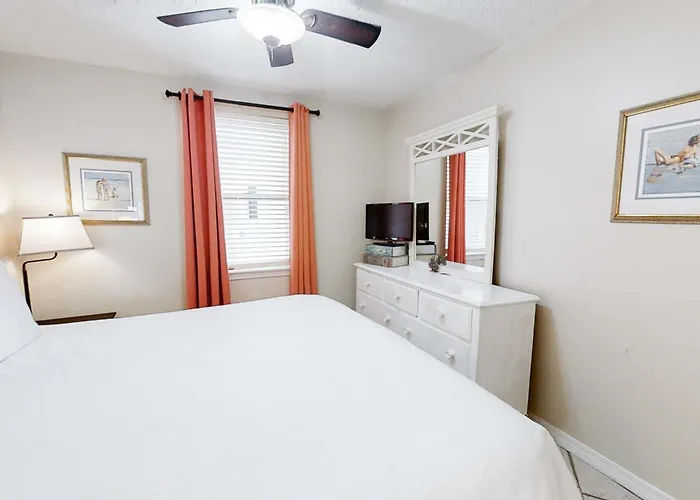 Comfortable Gulf-front With Pool Hot Tub Washer Dryer & Ac