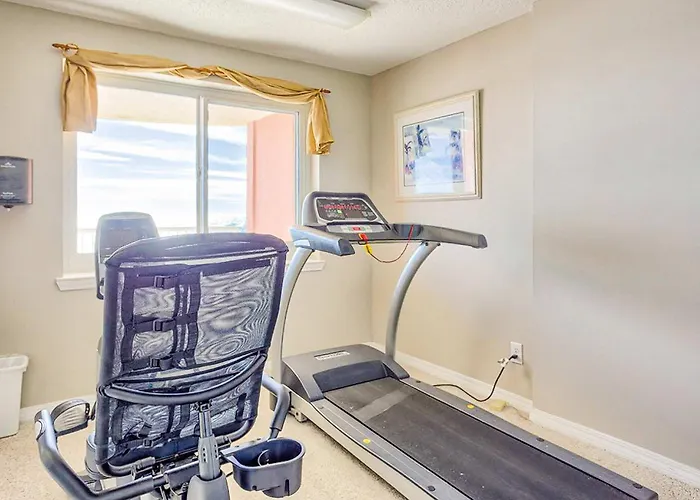 Comfortable Gulf-front With Pool Hot Tub Washer Dryer & Ac Holiday home *