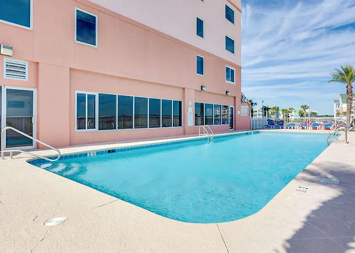 Holiday home Comfortable Gulf-front With Pool Hot Tub Washer Dryer & Ac