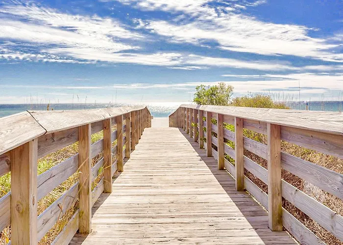 Comfortable Gulf-front With Pool Hot Tub Washer Dryer & Ac Holiday home